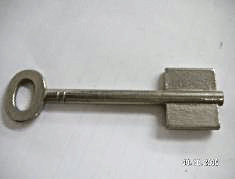 闊雙牌夾萬插芯匙